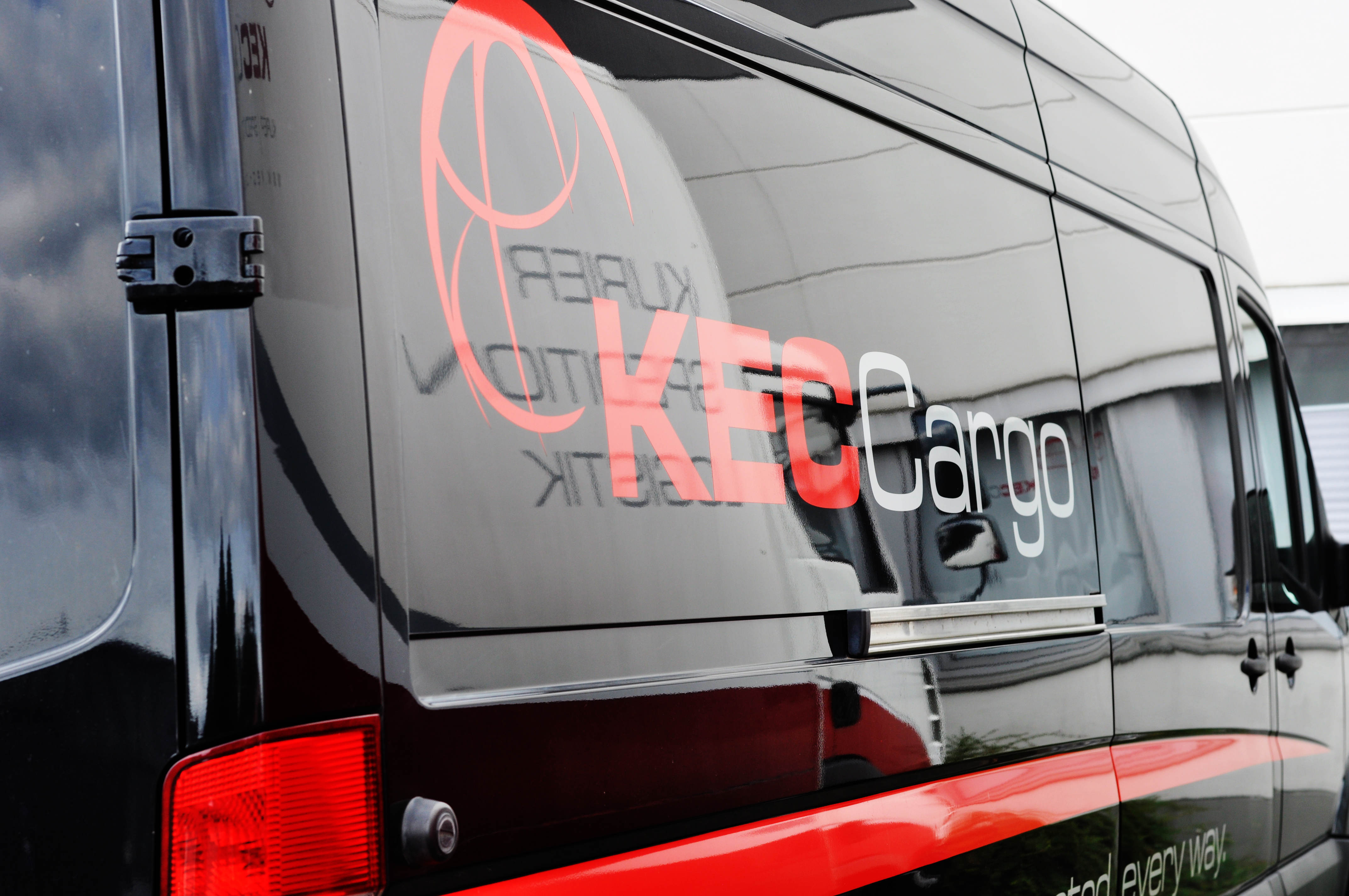 3.5t Sprinter Transporter für europaweite Direktfahrten mit KEC Cargo GmbH
3.5t box van for euronational dedicated transports with KEC Cargo GmbH