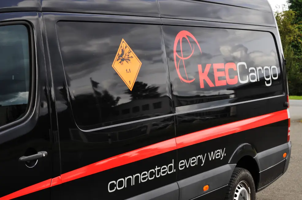 explosionsgefährliche Stoffe transportieren mit KEC Cargo GmbH per Direktfahrt
transport of explosives with KEC Cargo GmbH within Europe
